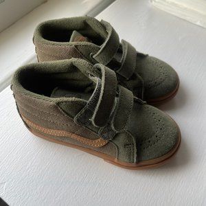NEW!!  TODDLER VANS SUEDE GUM SK8-MID SNEAKERS SIZE 8